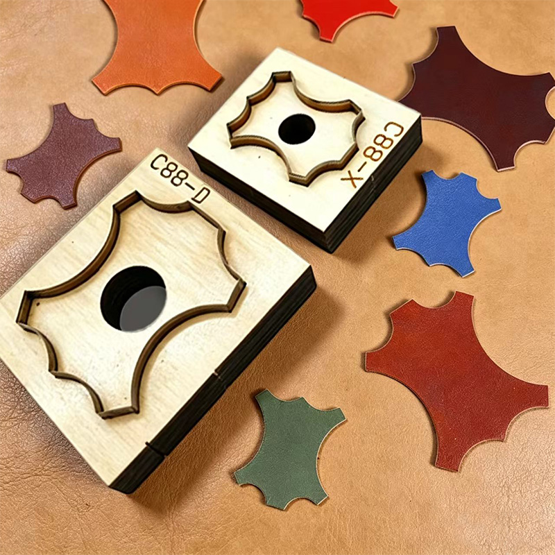 C88 Quadrilateral Floral Leath - Leatherwork Accessories reseña y precio
