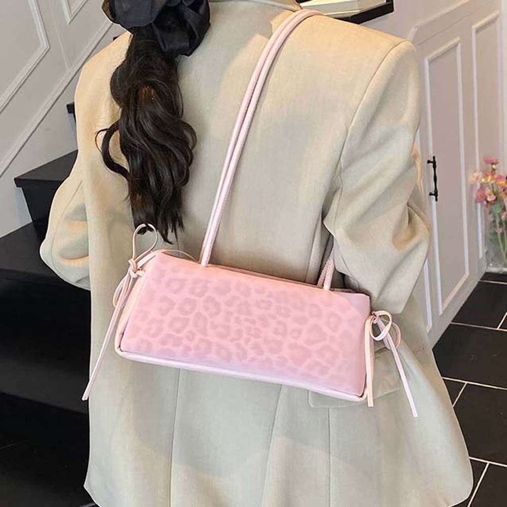 Sweet French Stick Handbag Bow - Leatherwork In French reseña y precio