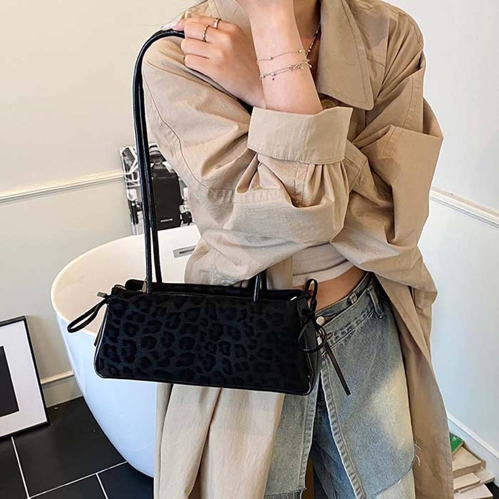 Sweet French Stick Handbag Bow - Leatherwork In French reseña y precio
