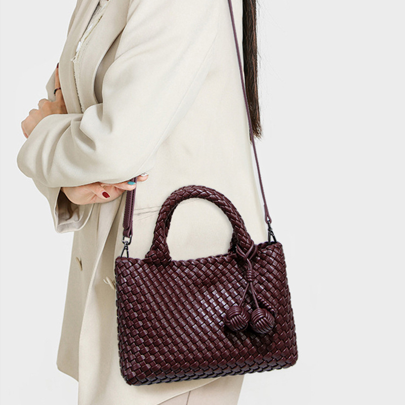 Woven Shopper Bag Fashionable  - Leatherwork Wallet reseña y precio